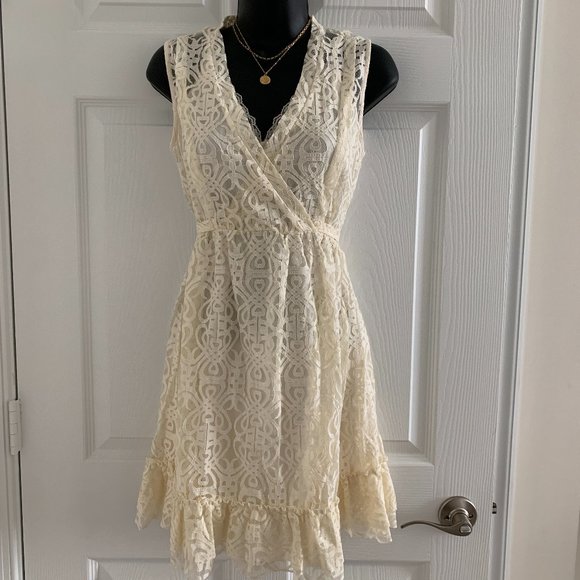 NWT American Rag Cie Women´s Ivory Dress, Size XS - Picture 16 of 16